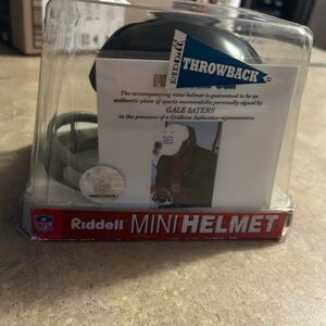 Gale Sayers Signed Mini Helmet